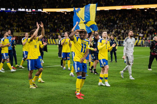 Anthony Elanga of Sweden celebrates