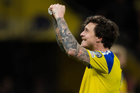 Victor Nilsson Lindelöf of Sweden celebrates