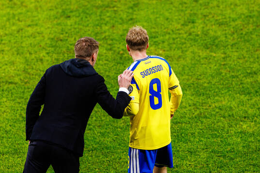 head coach Graham Potter and Daniel Svensson of Sweden