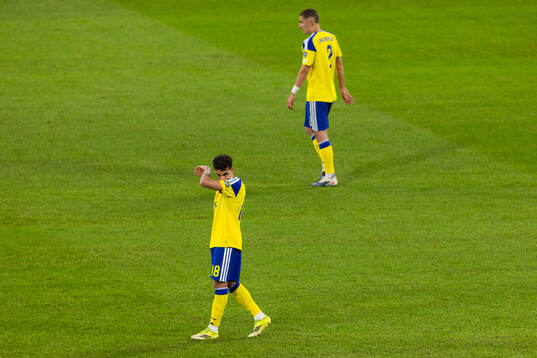 Yasin Ayari of Sweden looks dejected