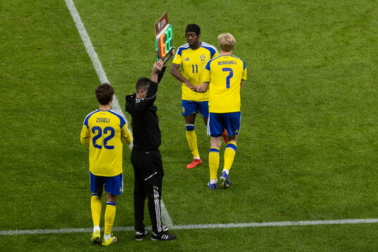 Lucas Bergvall and Anthony Elanga of Sweden