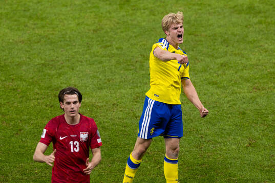 Lucas Bergvall of Sweden celebrates