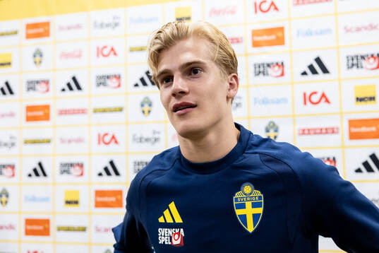 Lucas Bergvall of Sweden is being interviewed