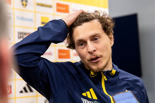 Victor Nilsson Lindelöf of Sweden is being interviewed