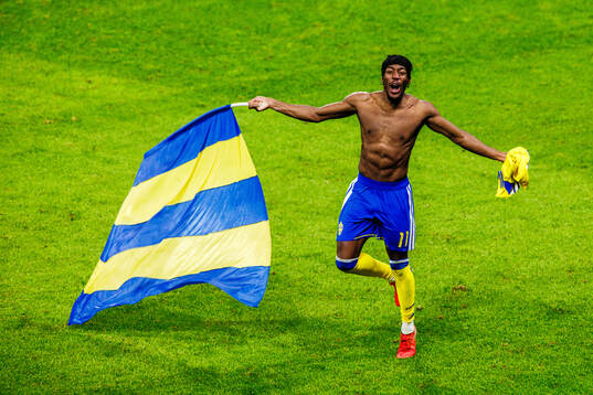Anthony Elanga of Sweden celebrates