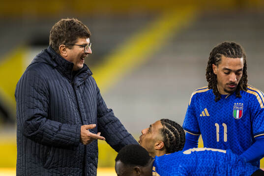 Head coach Silvio Baldini, Cher Ndour and Luca Koleosho of