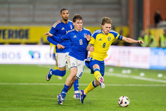 Lorenzo Venturino of Italy and Lukas Björklund of Sweden