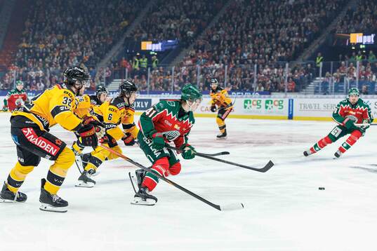 Luleås Oscar Engsund och Isac Hedqvist och Frölundas Ivar