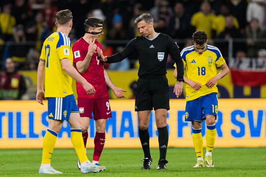 Viktor Gyökeres of Sweden, Robert Lewandowski of Poland