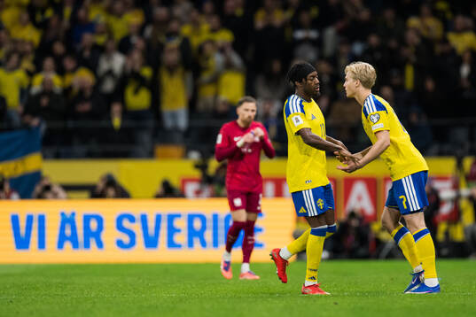 Anthony Elanga and Lucas Bergvall of Sweden