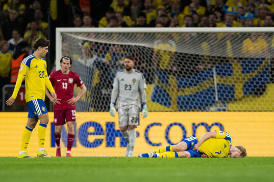 Lucas Bergvall of Sweden in pain