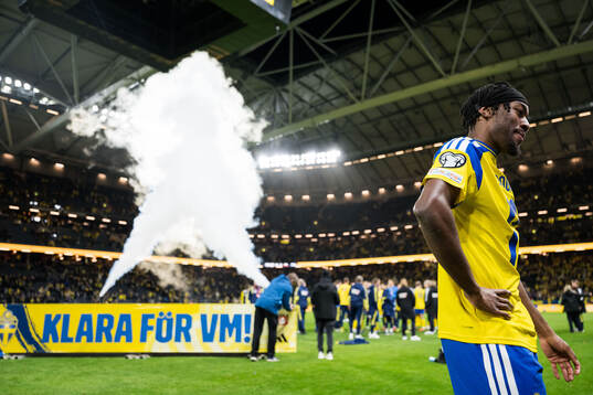 Anthony Elanga of Sweden celebrates