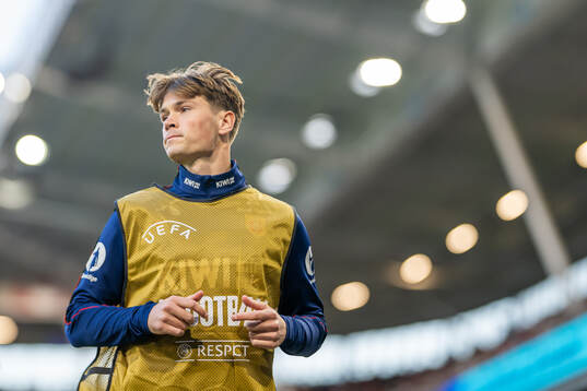 Henrik Falchener of Norway warms up