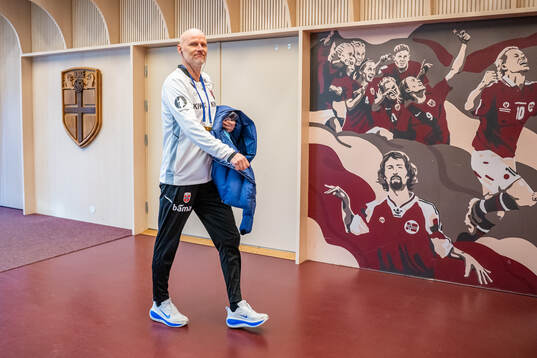 Ståle Solbakken, head coach of Norway, arrives