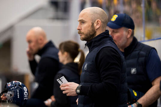 Södertäljes assisterande tränare Fredric Andersson
