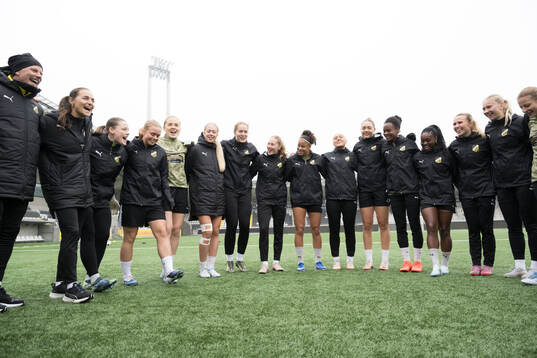Bläddra bland fler bilder av Football, UEFA Women's Europa Cup, Häcken, Training 