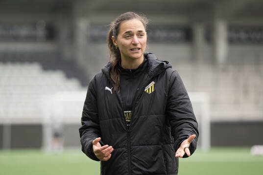 Coach Elena Sadiku