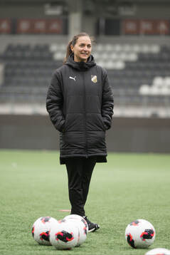 Coach Elena Sadiku