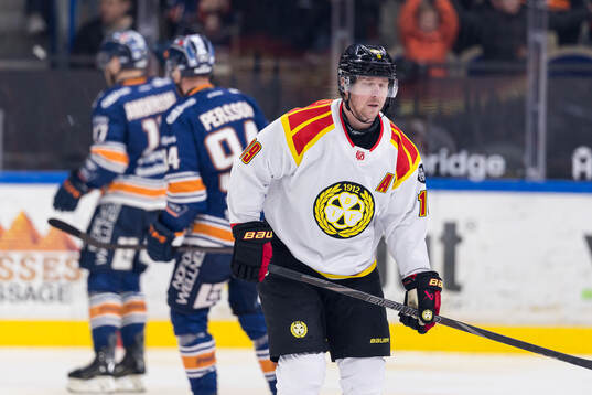 Brynäs Nicklas Bäckström deppar