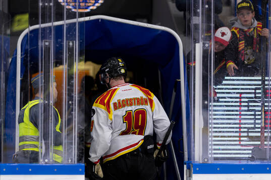 Brynäs Nicklas Bäckström deppar
