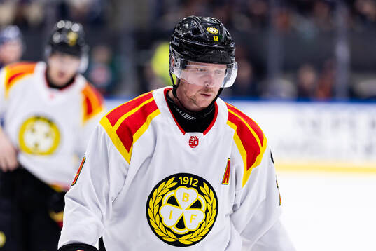 Brynäs Nicklas Bäckström deppar