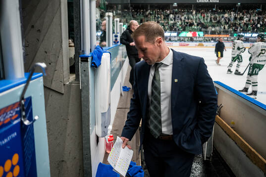Färjestads tränare Cam Abbott deppar