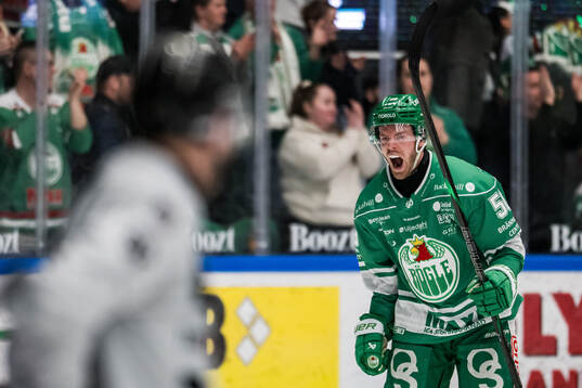 Rögles Filip Johansson jublar