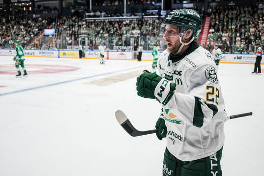 Färjestads Per Åslund jublar