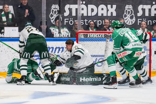 Färjestads målvakt Emil Larmi