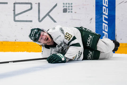 Färjestads Marian Studenic har ont