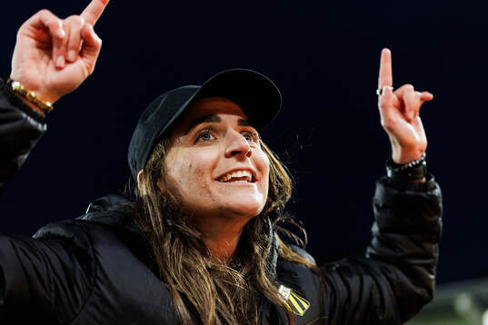 Coach Elena Sadiku of Häcken celebrates