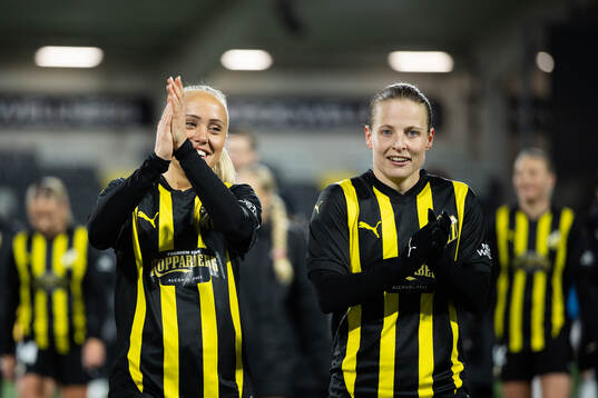 Alva Selerud and Anna Anvegård of Häcken celebrate