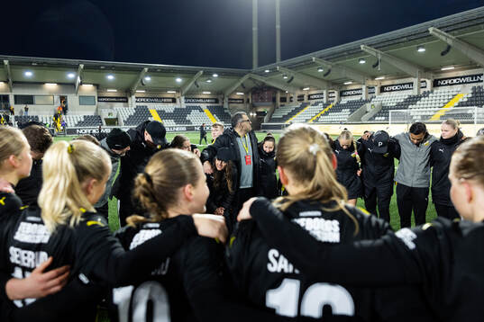 Head coach Elena Sadiku of Häcken