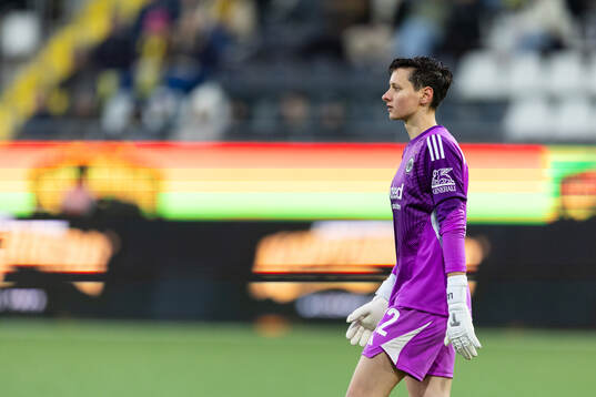 Goalkeeper Lina Altenburg of Eintracht Frankfurt