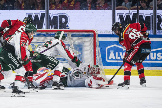 Frölundas målvakt Tobias Normann och Luleås Mathias