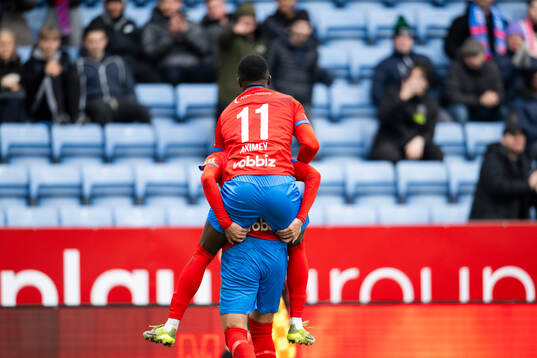 Helsingborgs Ervin Gigovic och Adam Akimey jublar