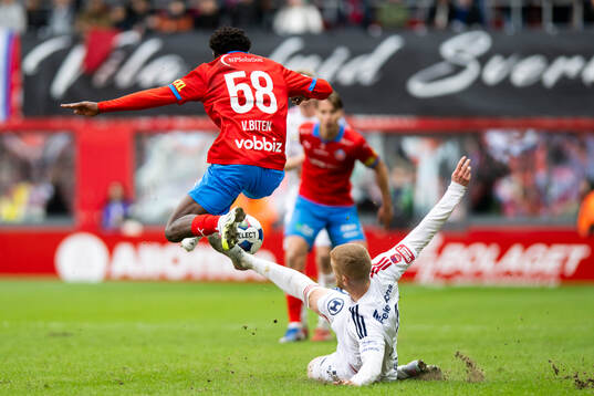 Helsingborgs Clancy Valere Biten och Östers Daniel Ask