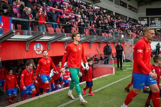 Helsingborgs spelare gör entré
