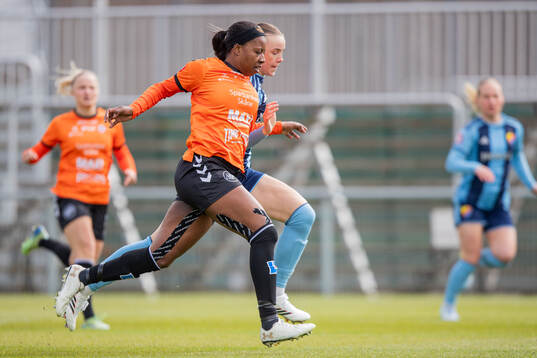 Kristianstads Waniya Hudson och Djurgårdens Fabienne