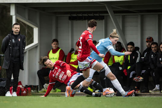 KarlstadsAnton Pärleholt  och Dante Ahlstedt mot Gefles
