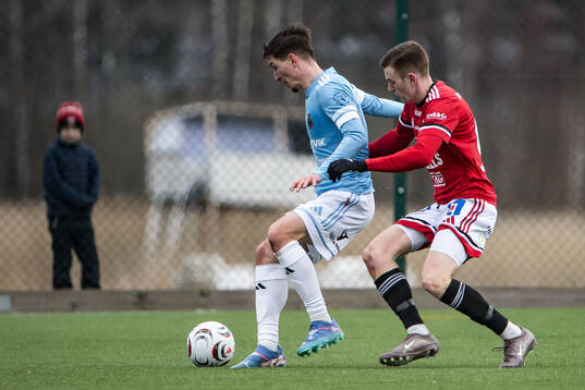 Gefles Alem Nezirevic och Karlstads Christian Marigliano
