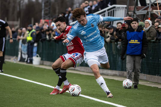 Karlstads Renan Correa Faustini och Gefles Carl Millard