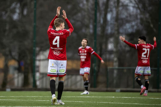 Karlstads Linus Fredriksson jublar