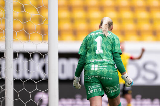 Elfsborgs målvakt Tilda Torstensson jublar