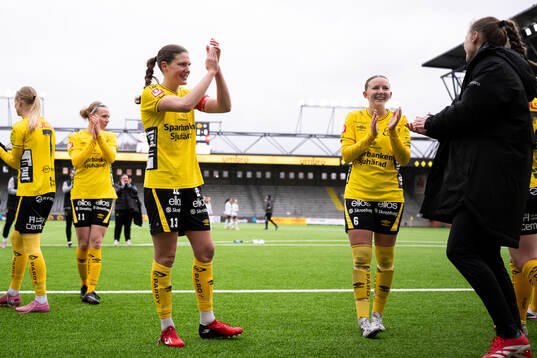 Elfsborgs Tove Lorén och Hanna Gunnarsson jublar
