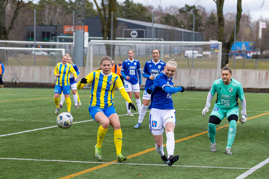 Eskilsminnes Johanna Olsson och Halmstads Tilde Duphorn