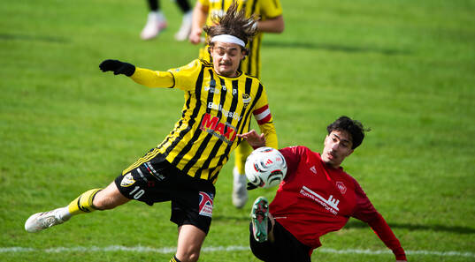 IFK Hässleholms Gustaf Winroth i matchen i division 3