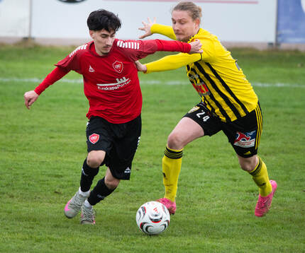 IFK Hässleholms Lucas Johnsson i matchen i division 3