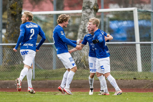 Trelleborgs Oskar Ruuska och Oskar Gabrielsson jublar