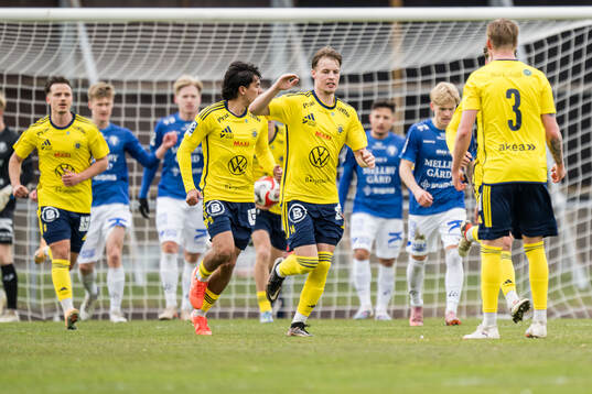 Ängelholms Vilgot Carlsson jublar